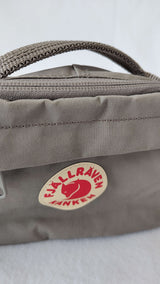 Fjallraven Kanken cangurera gris