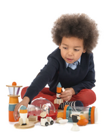 Casa espacial con astronautas