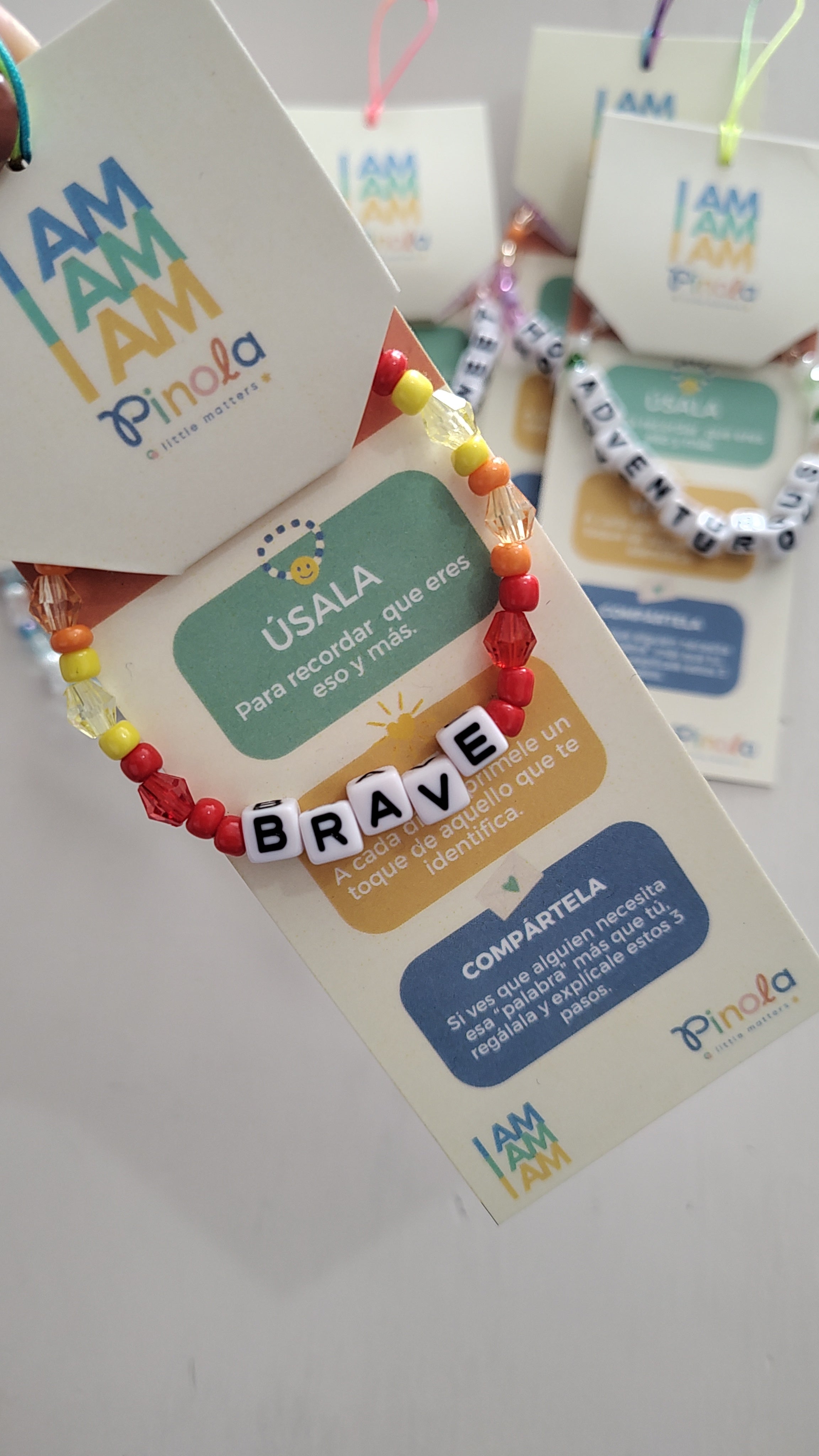 PINOLA IAM pulsera frases