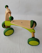 HAPE triciclo verde en madera