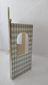 Zara Home teatro infantil en madera con cortinilla