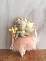 Hada de los dientes salmón